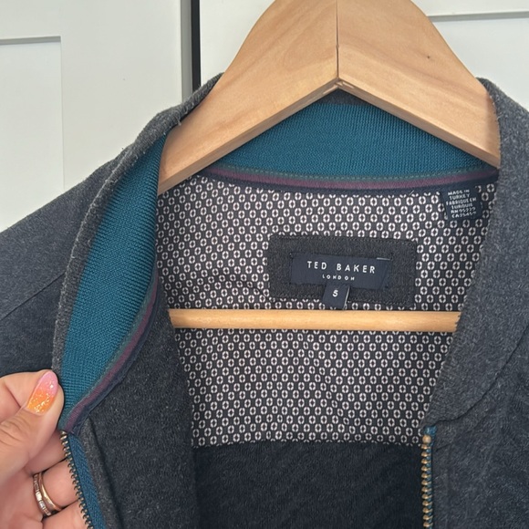 Ted Baker gray Men’s zip sweater. Small - Picture 3 of 6